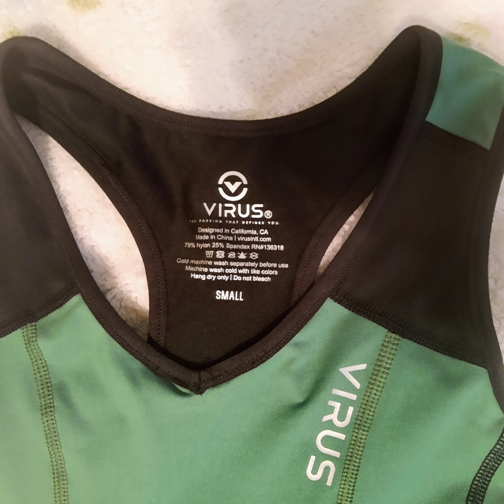 Virus Ascend Singlet NWOT